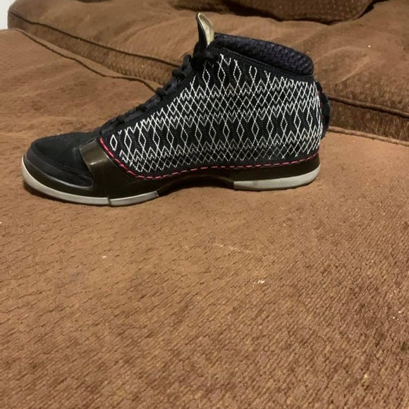 Shoes - Picture 4 of 4